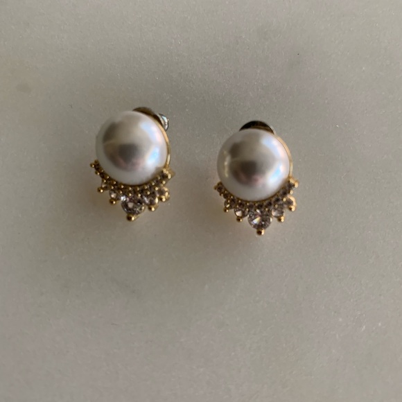 Olive and Piper Jewelry - Olive and Piper Pearl Studs